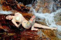 Hotgirl 9x khoe hình xăm khủng