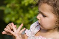 Cách lấy gai nhỏ trong da thịt