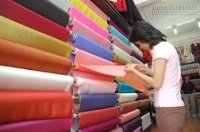 Cách phân biệt tơ tằm thật và giả