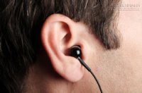 Hướng dẫn bạn đeo tai nghe đúng cách