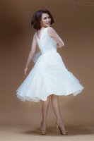 Hồ Quỳnh Hương nền nã với váy đầm trắng
