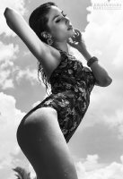 [ Người đẹp ] Diễm My 9x 'lột xác' với bikini nóng bỏng 'đốt mắt' đấng mày râu