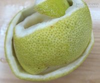 Cách khử mùi chậu rửa bát bằng vỏ bưởi