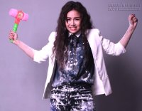Đinh Ngọc Diệp điên đầu khi làm bảo mẫu