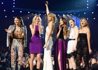 Taylor Swift thắng lớn ở lễ trao giải Billboard Music Awards 2015