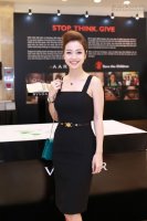Jennifer Phạm bán nhẫn cứu trẻ em