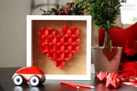 Gấp giấy origami làm tranh trái tim nổi bật