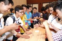 Từ Bphone nhìn vào căn bệnh mãn tính của người Việt