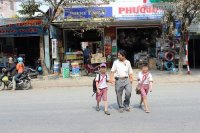 20 NĂM TÌNH NGUYỆN DẮT NGƯỜI QUA ĐƯỜNG