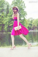 Xuống phố cuối tuần rạng rỡ với gam màu hồng ngọt ngào