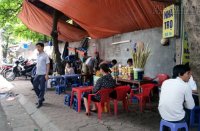 Siêu thị nhà đất khủng nơi vỉa hè, lãi cả trăm triệu