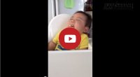 Bé vừa ngủ vừa ăn cực dễ thương