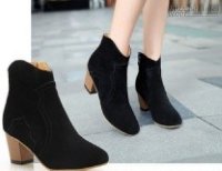 5 mẹo hay giúp bạn giữ giày da lộn luôn sạch mới
