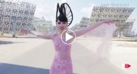 Jessica Minh Anh gây ấn tượng với sàn diễn năng lượng mặt trời