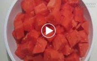 Mẹo bổ dưa hấu hình hạt lựu cực nhanh