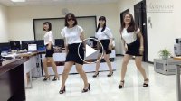 Điệu nhảy bá đạo nhất vịnh Bắc Bộ của bốn chị em công sở