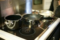 Mách bạn cách dùng bếp từ an toàn