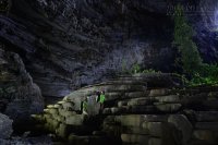 Hang Tiên với hệ thống thạch nhũ như ruộng bậc thang