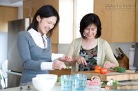 Mẹo ứng xử với mẹ chồng khó tính