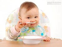 6 Dấu hiệu sai lầm khi xác định thời điểm cho con ăn đồ rắn