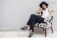 Rũ bỏ sự nhàm chán của quần ống rộng cho dân công sở