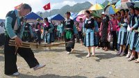 Lên Mộc Châu, cùng người Mông đón Tết Độc lập!