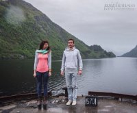 Đôi tình nhân bỏ việc, đi du lịch và dọn vệ sinh kiếm sống