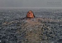 Phải luôn mạnh mẽ mà sống!