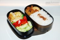 Điều bí mật trong hộp cơm của trò, cô giáo không nỡ quở trách