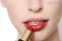 Mẹo tô son môi chuẩn không cần chỉnh chẳng cần nhờ đến gương