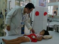 Sốt xuất huyết: Đừng để con chết vì nhập viện trễ