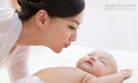 Mách mẹ cách chăm sóc sức khỏe cho bé vào mùa đông