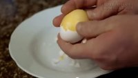 Luộc trứng chỉ toàn lòng đỏ bạn đã biết chưa?