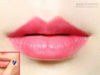 Môi hồng chẳng cần đánh son với 9 mẹo đơn giản