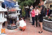 9 điều phụ nữ tuyệt đối không nên làm khi đi chùa