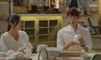 Phì cười với ông chồng tìm cách nịnh vợ vì lỡ gây ra tội