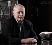 Bởi tấm vải che người chết không có túi…