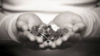 Xử sao khi bạn bè hay người thân mượn tiền?