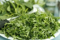 Bài thuốc chữa bệnh xương khớp hiệu quả từ rau ngải cứu