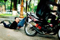 Cách xử lý khi bị cướp giật túi xách cực kỳ đơn giản, an toàn
