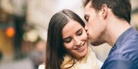 7 cử chỉ yêu thương của chàng mà bạn có thể không nhận ra