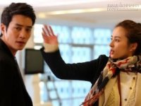Tôi vung tay tát người yêu đại gia rồi cầm chổi đuổi thẳng ra khỏi nhà