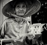 Đáng suy ngẫm câu chuyện cụ già bán vé số và gã giang hồ