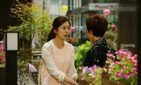 Mẹ ơi, con trai mẹ đang rơi nước mắt, xin mẹ vì anh ấy mà chấp nhận con làm dâu nhà này