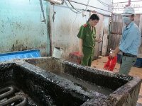 Sởn gai óc công nghệ làm sạch lòng heo trong 3 phút