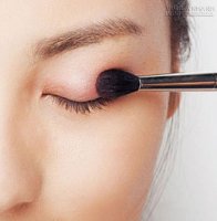 Hướng dẫn trang điểm nhẹ nhàng đến công sở