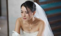 Đêm đầu tiên về nhà chồng, dâu mới phải quỳ suốt đêm ở nhà tắm