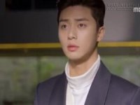 Bị chính bạn thân gài bẫy, chồng khôn khéo chơi bài lật ngửa khiến anh ta cúi đầu nể phục