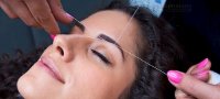 Tạo hình lông mày bằng sợi chỉ mất 2 phút