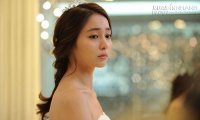 Tôi run rẩy đánh rơi bó hoa cưới khi thấy người đó nhìn trừng trừng trong đám khách mời